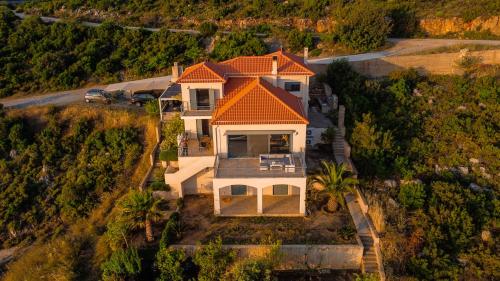 Sea Whisper Villa in Peloponnese