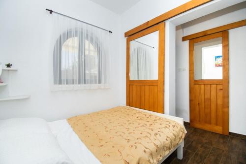 One-Bedroom apartment Standard image 9