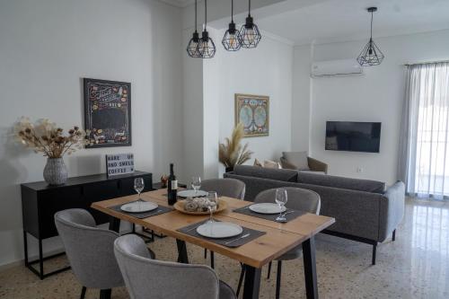 Athens Glance Apartments Room Type - Two-Bedroom Deluxe Apartment with Balcony