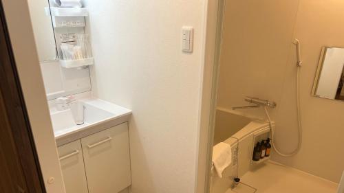Triple Room with Bathroom image 4