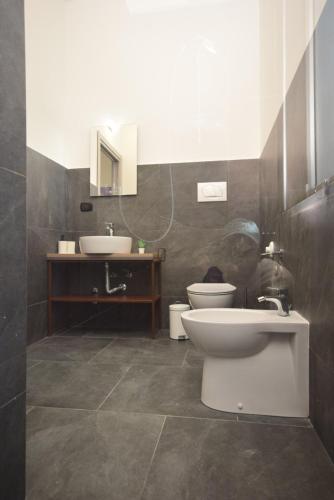 Large Double Room image 10