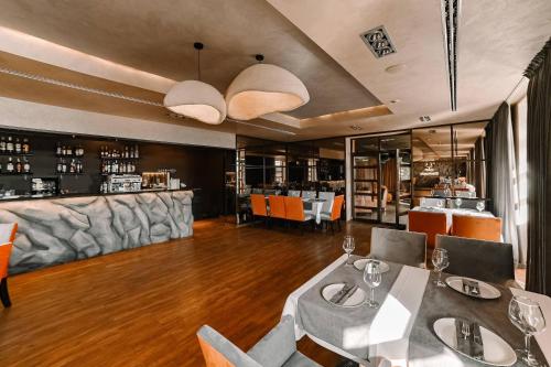 Restorāns, Park Hotel Switzerland in Obariva