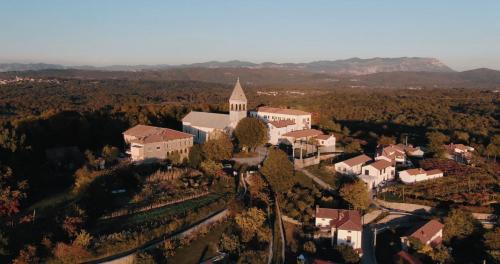 Tuvākā izklaides vieta, Škerlj Wine Estate (Skerlj Wine Estate) in Tomaj