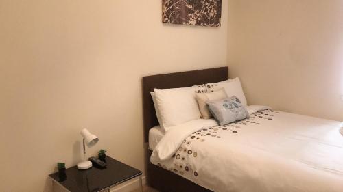 Charming 2-Bedrooms City Centre Apartment-No Party