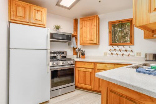 Cozy Tree & Ski House