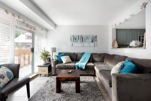 3BR Sunpath - Spacious Village Townhome in Whistler, Canada