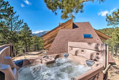 Luxe Boulder Barrett House on Mtn Peak with Hot Tub - image 10