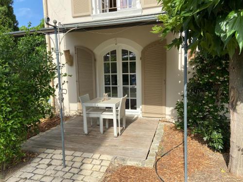 Double Room with Balcony and Pool View 1 - 24 sqm image 5