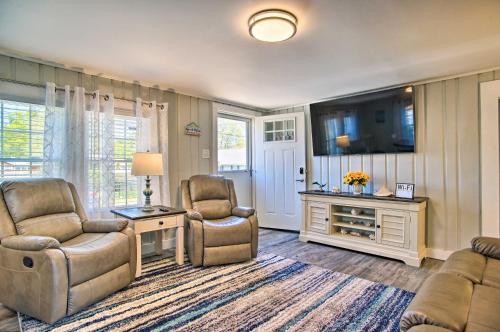 Wareham Cottage with Deck, Walk to Swifts Beach, Wareham (foto 4)