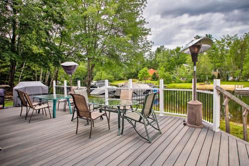 Waterfront Ashland Home about 2 Mi to Downtown! Waterfront Ashland Home about 2 Mi to Downtown!