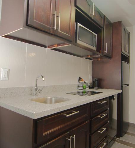 virtuve, Paradiseinnandsuites Redwater  in Redwater (AB)