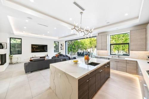 Beverly Hills LUX Villa w. Pool, Rooftop & Parking, Los Angeles (fotografie 7)