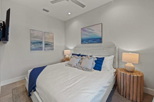 Six-Bedroom House image 4