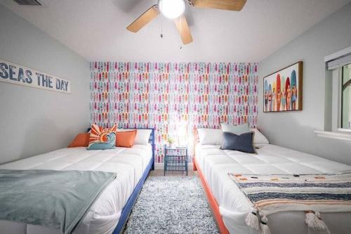Beach house w/Putting Green/Game Rm/Rooftop Deck in Cocoa Beach, USA