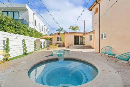 Beverly Grove Spanish Oasis with Pool and detached Guest House, Los Angeles (fotografie 4)