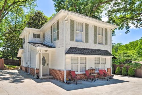 Cheery Cottage with Yard Less Than 1 Mile to Marietta Square