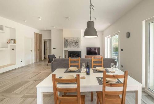 บริการและสิ่งอำนวยความสะดวก, House Sparrow in วินทิยัน