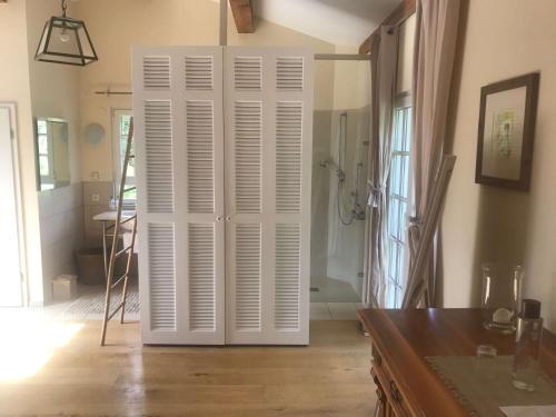 Superior Double Room with Pool View 3 - 33 sqm image 1