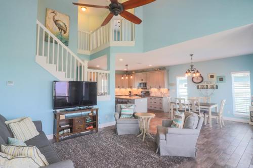 Casa Del SolGreat views and a Pool in Isla Del Sol in Galveston, USA