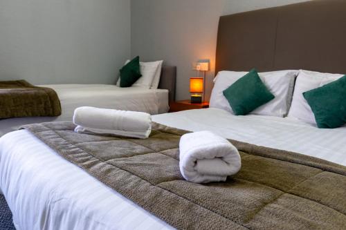 Royal Lion Hotel - image 3