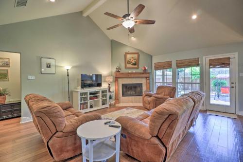 Home with Patio and Yard 3 Miles to Lake Travis! - image 3