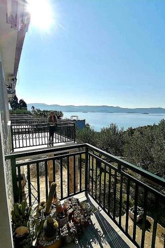 Apartmani Kremena small beach 200m