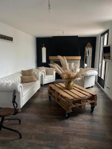 Maison atypique gîte à louer Gressy