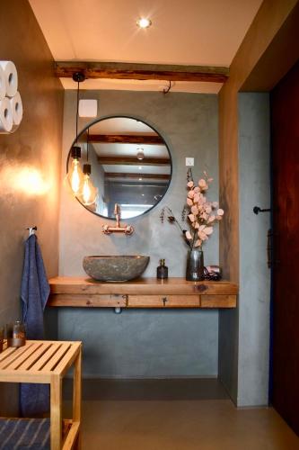 חדר אמבטיה, The Sybilla Apartment - cosy and modern basement apartment in Klaksvík