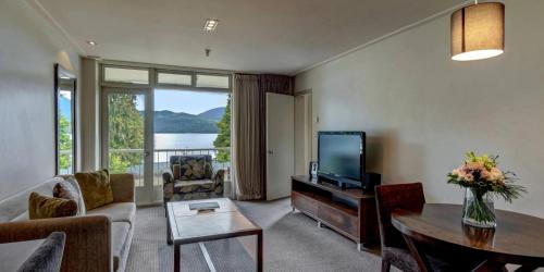 Suite with Lake View