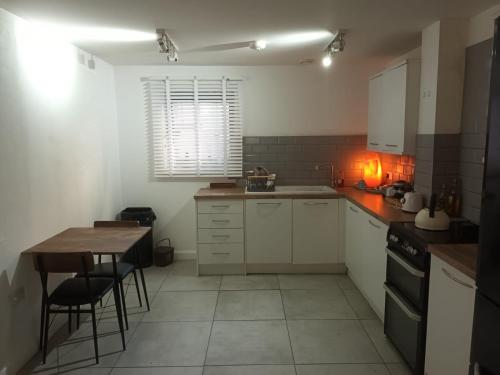 Cosy Modern Apartment in Central Bristol Near Stokes Croft