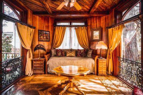 Two Room Inn Two Room Inn