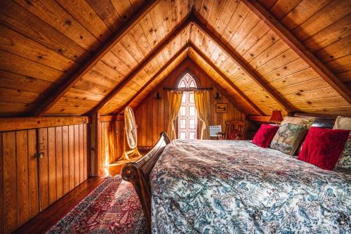 Two Room Inn Two Room Inn