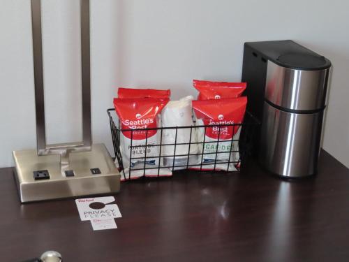 Red Roof Inn PLUS & Suites Erie - image 12