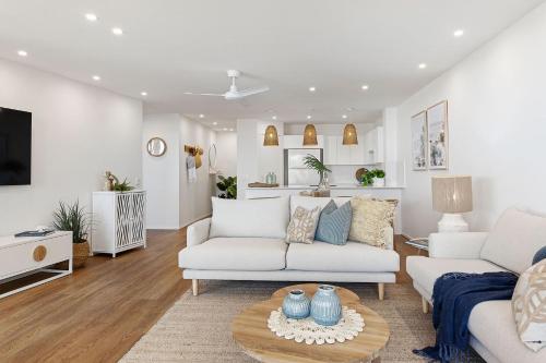 U2 Park Cres Modern & Stylish 2 bedroom apartment Close to Beach and Restaurants - image 4