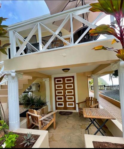 Castara Inn in กาสตารา