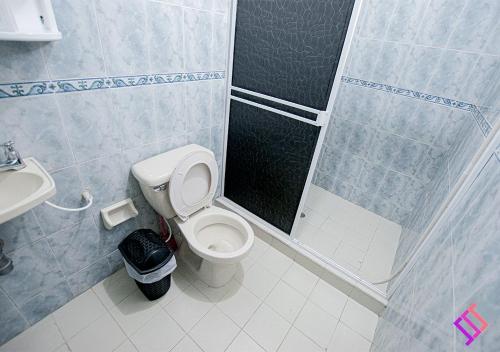 Bathroom, Apartamento Amoblado y Comodo in La Elvira