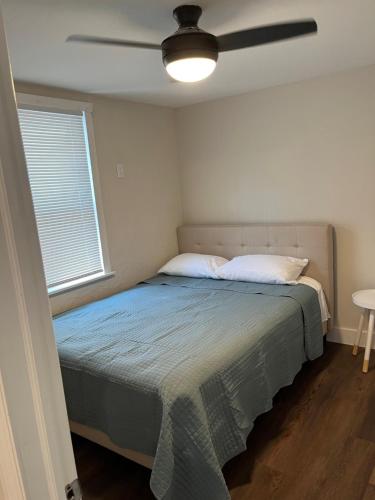 Blue Diamond Motel - image 2