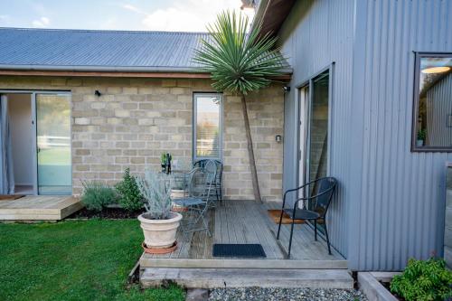 Mountain View Bliss - Albert Town Holiday Unit in Albert Town