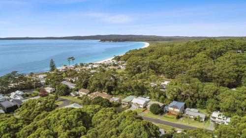 24 Hyam Rd Hyams Beach