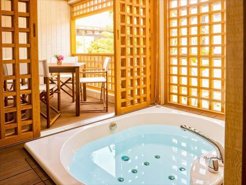 발코니/테라스, Allamanda Imgya Coral Village in 시기라 해변