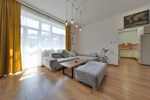 Veľký 2i byt 75m2 pri Opere v priamom centre Banskej Bystrice, AC klíma, balkón - Apartment - Banská Bystrica