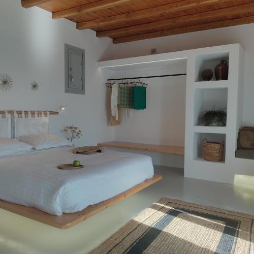 Teal Rock Mykonos 3