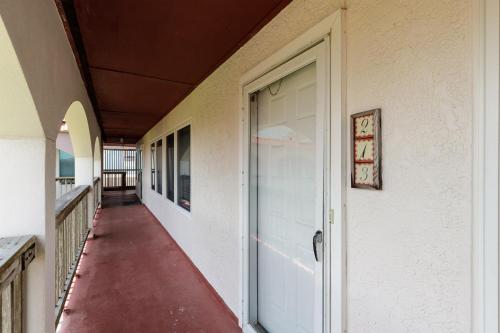 Surfside 213 by Padre Escapes - image 14