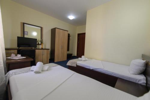 Hotel Cora - image 11