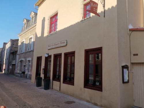 Le Relais du Chapeau Rouge - Hôtel Restaurant