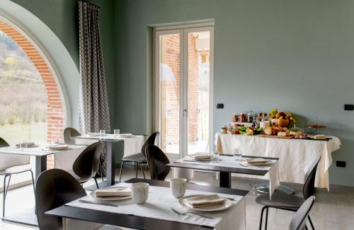 Ēdiens un dzērieni, Parco Reala // Rural - Luxury - Rooms in Corneliano d'Alba