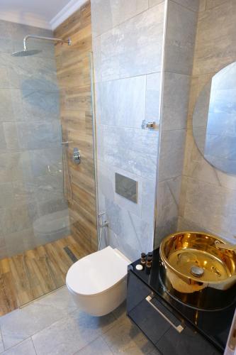 Kuburi Hotel - image 2