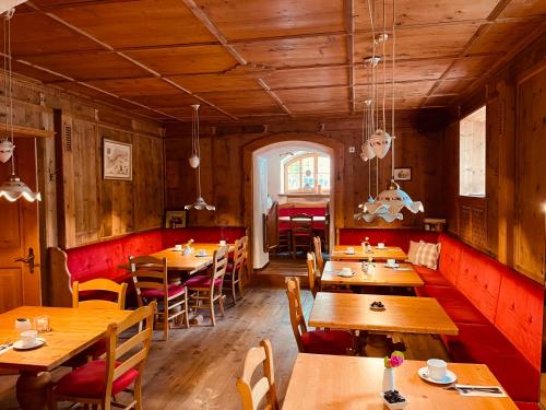 餐飲選擇, 安塔尼納別墅酒店 (Villa Antonia) in 鮑岑市中心