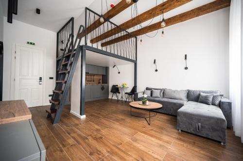 140 SQM Apartment with 4 units - GREAT FOR GROUPS - image 2