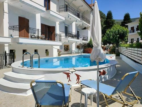 Swimming pool, Oasis in Parga
